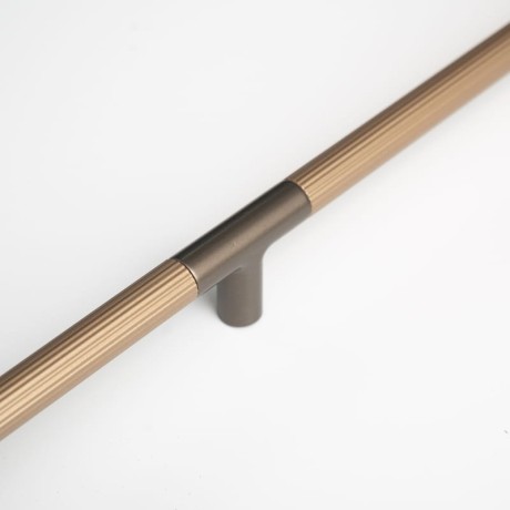 Przejdź do produktu uchwyt meblowy brązowy WMN 887.900.2VG7 ryflowany 93cm