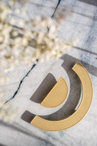 Uchwyt meblowy złoty mosiądz, mat. Półokrągły, mały. CEBI 1194.064.MP35