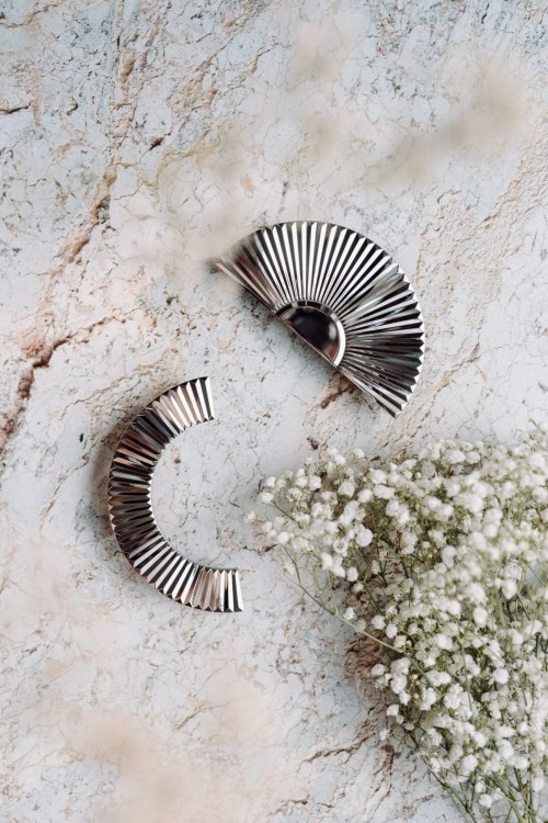 Uchwyt meblowy srebrny połysk, chrom. Półokrągły, duży. CEBI 1193.128.MP02