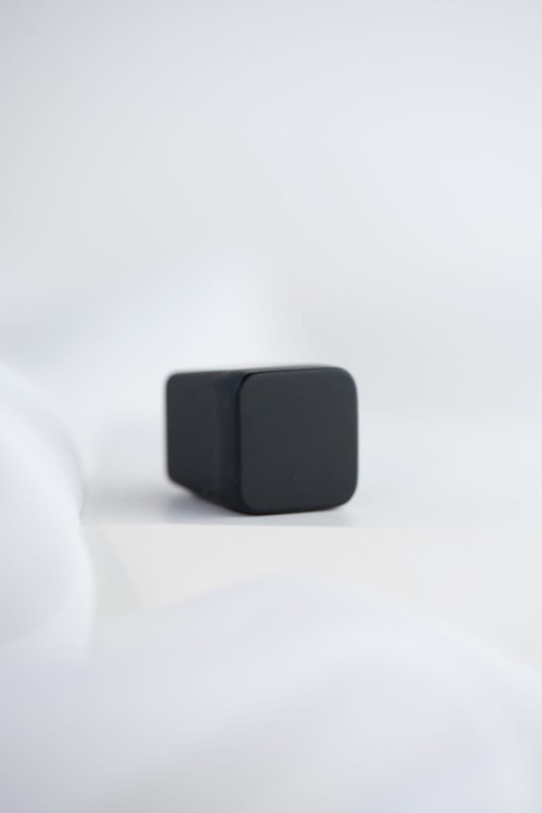 Gałka meblowa czarna, matowa. 2x2cm. CEBI 4105.001.MP24