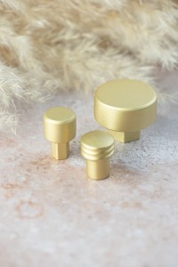 Gałka meblowa złoty mosiądz. matowy. Średnica 4cm. CEBI 4126.002.MP35