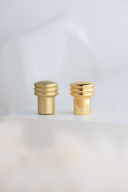 Gałka meblowa mosiądz złoty, matowy. 2cm. CEBI 4131.001.MP35